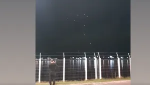 Atac cu drone în Ucraina, în apropiere de Isaccea. Un siloz şi mai multe camioane au fost avariate. Imagini surprinse de pe malul românesc