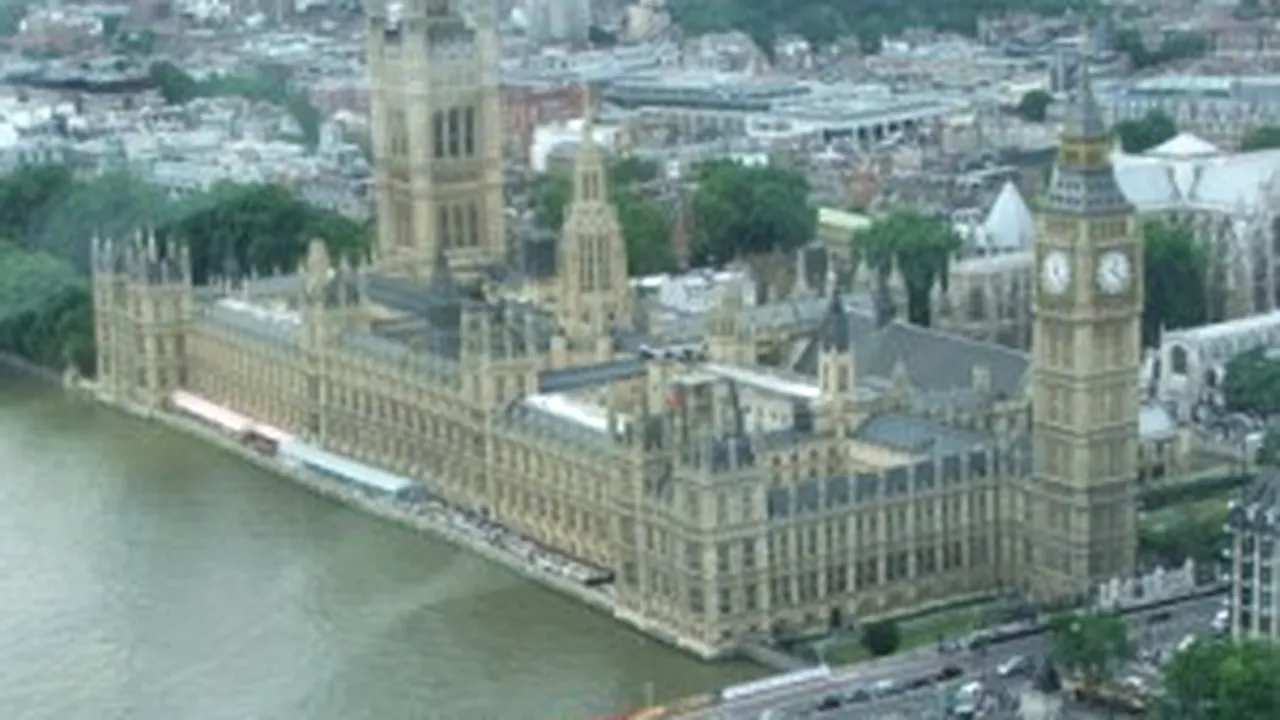 Fata de 11 ani care a facut avort la Londra, se întoarce în ţară la sfârşitul săptămânii