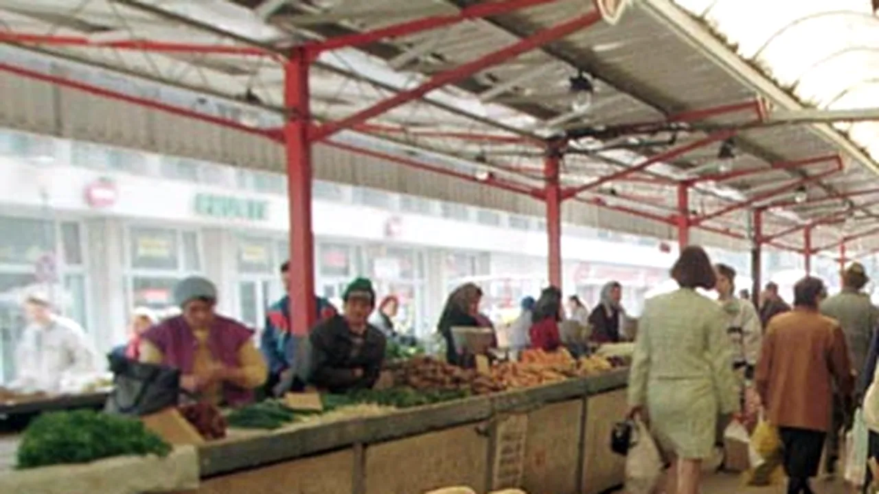 Comercianţii din Piaţa Amzei vor fi evacuaţi