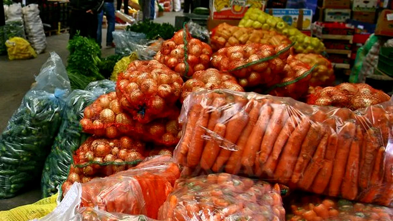 Rusia suspendă importurile de fructe şi legume de la peste 100 de firme din R.Moldova