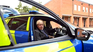 Financial Times: Boris Johnson ar urma să anunţe săptămâna viitoare interzicerea vânzării de maşini noi pe benzină şi diesel începând cu 2030
