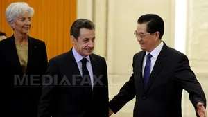 Europa cere ajutorul Chinei: Sarkozy vrea să discute cu preşedintele Hu Jintao despre o contribuiţie la un fond anti-criză