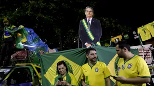 Fanii fotbalului sunt de partea lui Bolsonaro: tricoul verde-auriu, implicat în politică