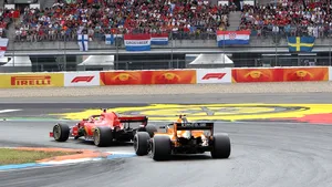 Duelul foştilor campioni mondiali. Fernando Alonso şi Sebastian Vettel, în competiţie directă pentru un loc în Formula 1