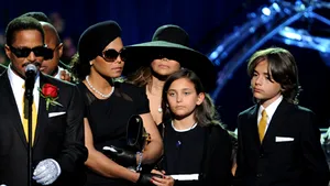 Copiii lui Michael Jackson vor fi crescuţi de mătuşa lor