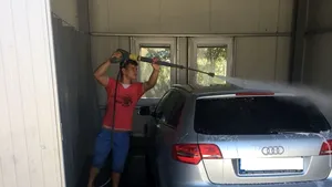 După 15 mai poţi să îţi speli maşina fără să stai la coadă. Te ajută o aplicaţie online 