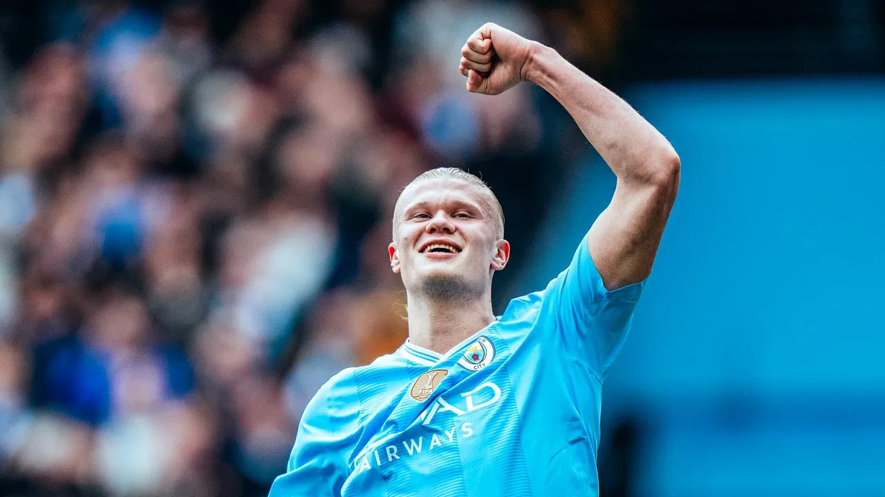 Victorie la scor pentru Manchester City, care urcă pe primul loc în Premier League