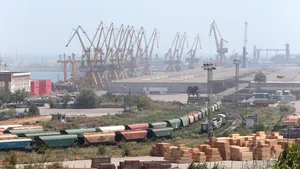 Operatorii portuari cu activitate la Marea Neagă şi pe Dunăre, creşteri de la 71% la 350% pe piaţa locală de capital