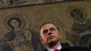 Geoană a vizitat o catedrală ctitorită de Iliescu