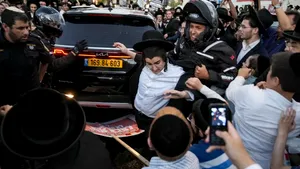 Chemaţi să facă armata, ultra-ortodocşii israelieni au ieşit în stradă. Ciocniri şi cinci arestări