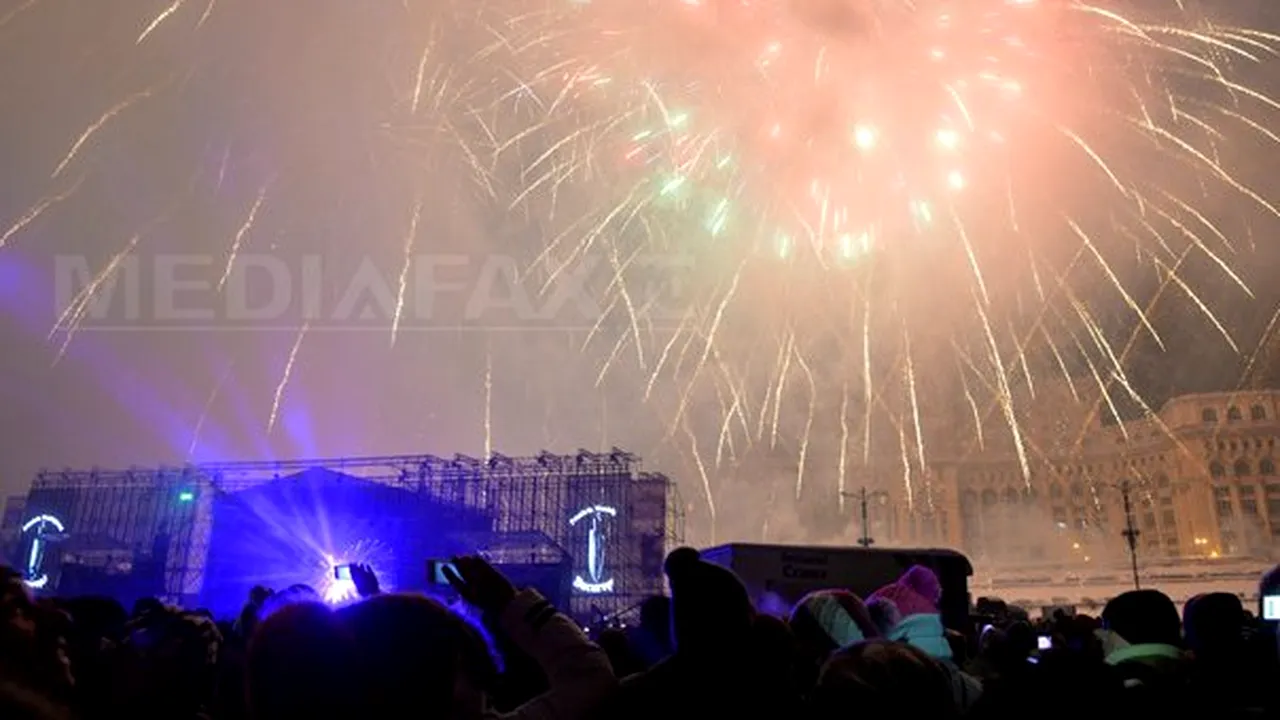 MESAJE DE ANUL NOU: Urări care pot fi trimise prin SMS de REVELION 2016
