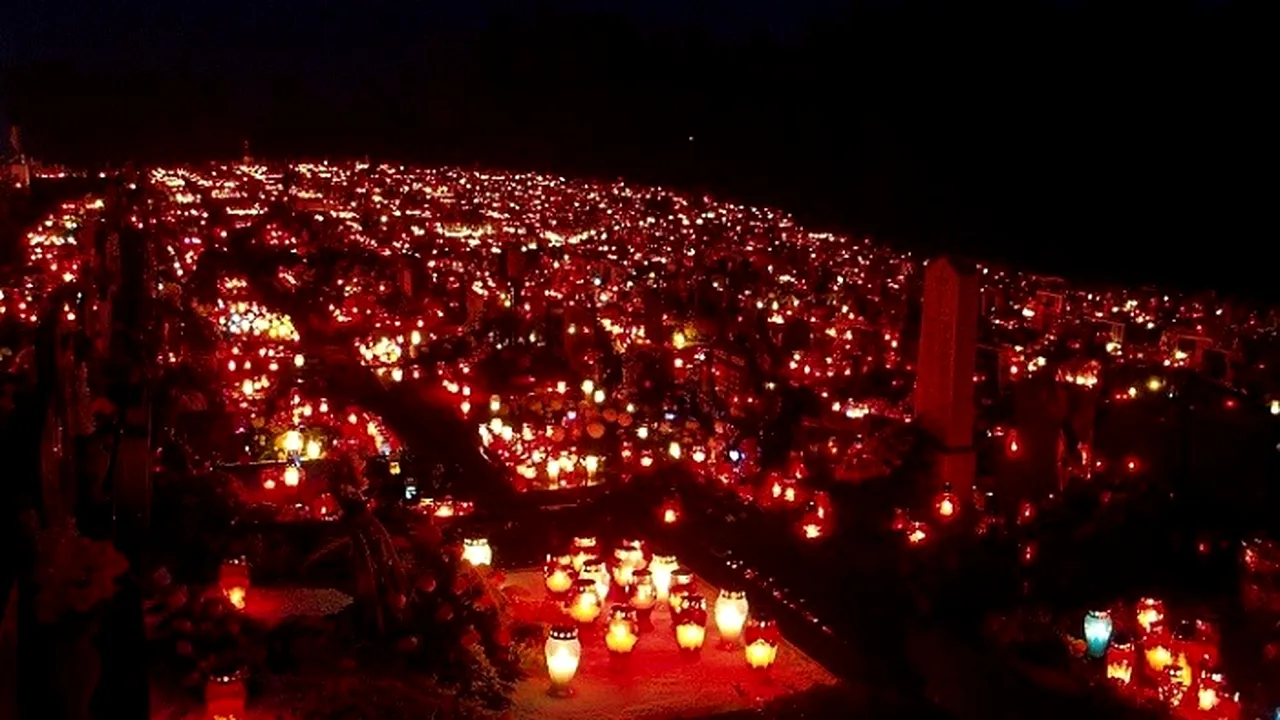 Cimitirul Eroilor Revoluţiei din 1989 va fi luminat de Ziua Morţilor