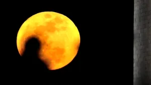 Luna, la cea mai mică distanţă de Pământ din ultimii 18 ani, în fază de lună plină - GALERIE FOTO