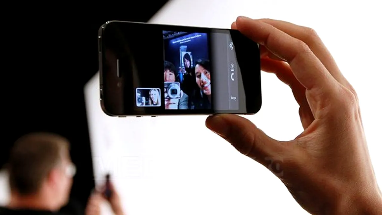 IPhone 4 a doborât recorduri în prima zi de vânzare