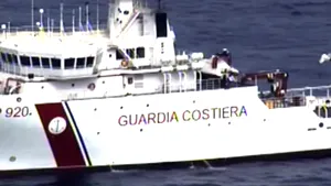 O navă cu până la 700 de imigranţi la bord a naufragiat în Marea Mediterană