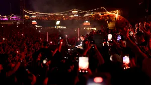 O nouă zi sold out la NIBIRU, 82.000 de vizitatori în stațiunea de pe litoral și un show de neuitat a lui HUGEL în a doua zi a festivalului Galaxia (P)