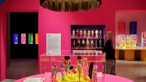 Păpuşa Barbie îşi celebrează istoria la Muzeul Designului din Londra