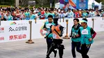 Premieră în China: Roboți umanoizi au concurat alături de oameni la un maraton