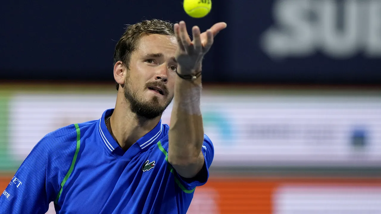 Celebrul turneu de tenis de la Wimbledon a ridicat interdicţia sportivilor din Rusia şi Belarus de a participa. Cum comentează situaţia numărul cinci mondial