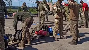 Rusia: Azovstal a căzut. Liderul Prokopenko, luat cu un blindat special

