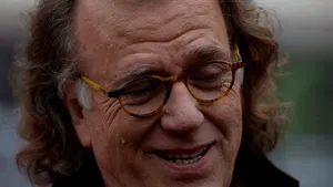 André Rieu, în lacrimi la clubul Colectiv: Voi compune o melodie pentru victimele tragediei - FOTO