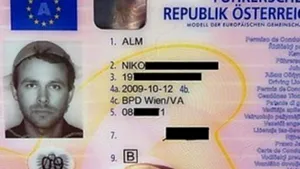 Un austriac ateu are permisiunea de a apărea în poza de permis cu o strecurătoare de paste pe cap