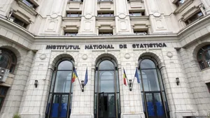 INS: Romanians earned more in 2025, but also spent more
