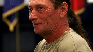 FOTE 2013: Ivan Patzaichin, primul purtător al torţei olimpice, din ştafeta de la Bucureşti