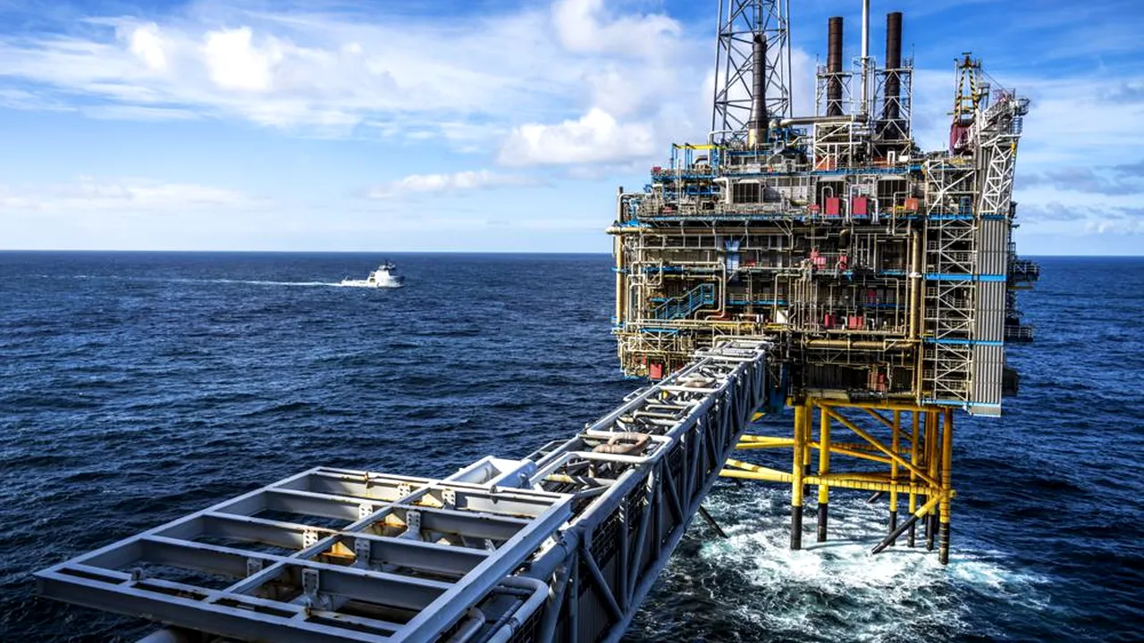 Marina germană ajută Norvegia să protejeze platformele petroliere şi conductele de petrol