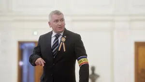 Deputatul Florin Roman, care intrase în greva foamei pentru centenarul Unirii, a suspendat protestul după trei ore. Cum a justificat faptul că s-a răzgândit atât de repede