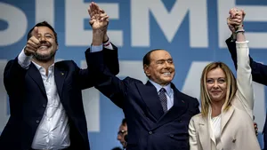Giorgia Meloni salută „noaptea mândriei”. Cotidianul italian La Stampa: „Italia virează spre dreapta”