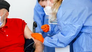 Maratonul vaccinării în Capitală: Mii de persoane s-au imunizat în primele şase ore de la deschiderea evenimentului