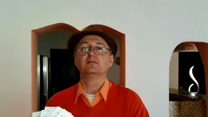 REPORTAJ: Un arădean a adunat peste 1.500 bonuri fiscale din coşuri de gunoi. 23 sunt câştigătoare la loterie - FOTO