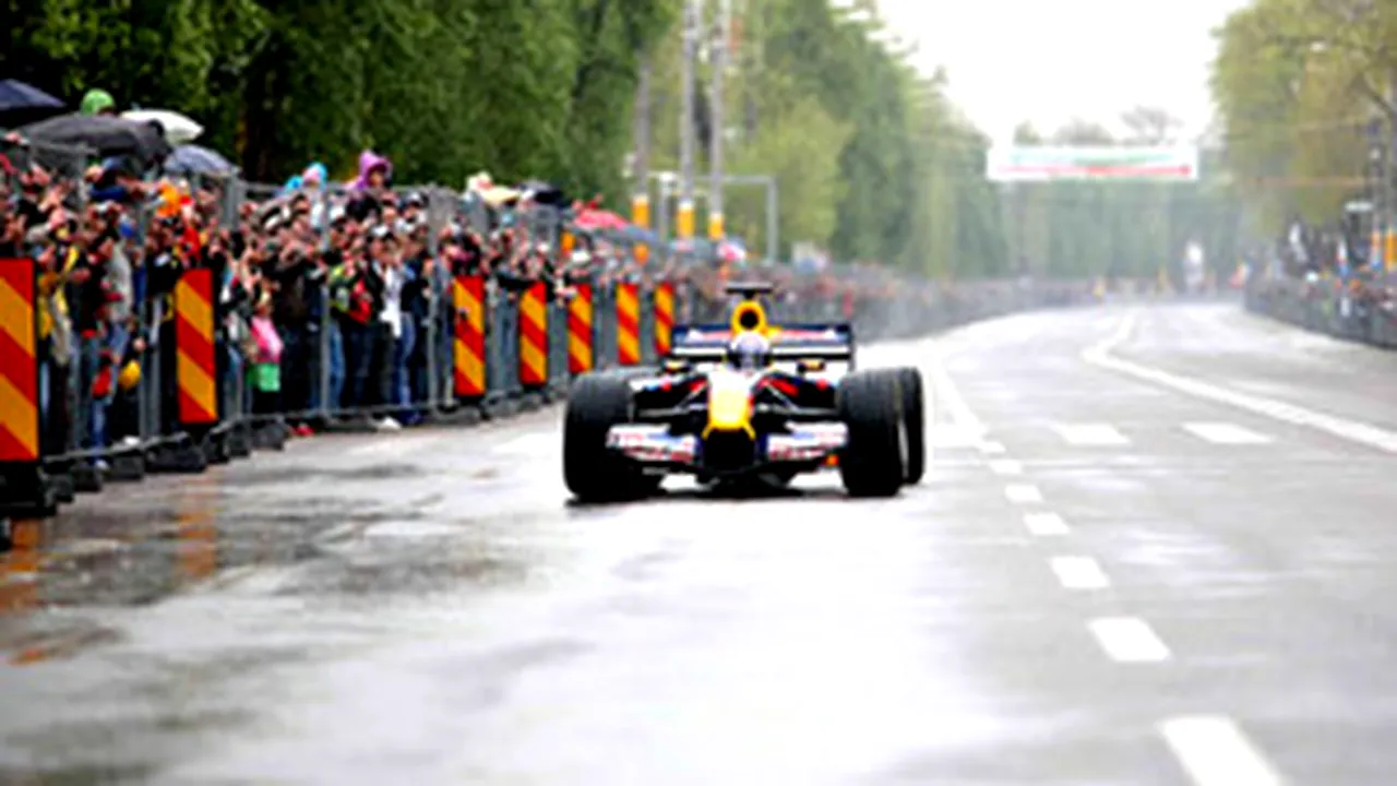 F1 Driver David Coulthard Holds Display In SE Romanian City Constanta