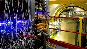 Teoria lui Einstein ar trebui regândită? Neutrinii depăşesc din nou viteza luminii!