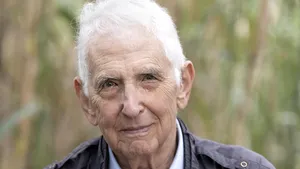 COMENTARIU Lelia Munteanu. Pericolul de a şti prea multe. Accesul la informaţii secrete