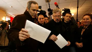 Numeroase nereguli semnalate la alegerile legislative din Rusia
