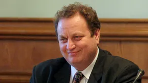 Valentin Iliescu (PDL): Decuparea colegiilor, blat PSD-PNL