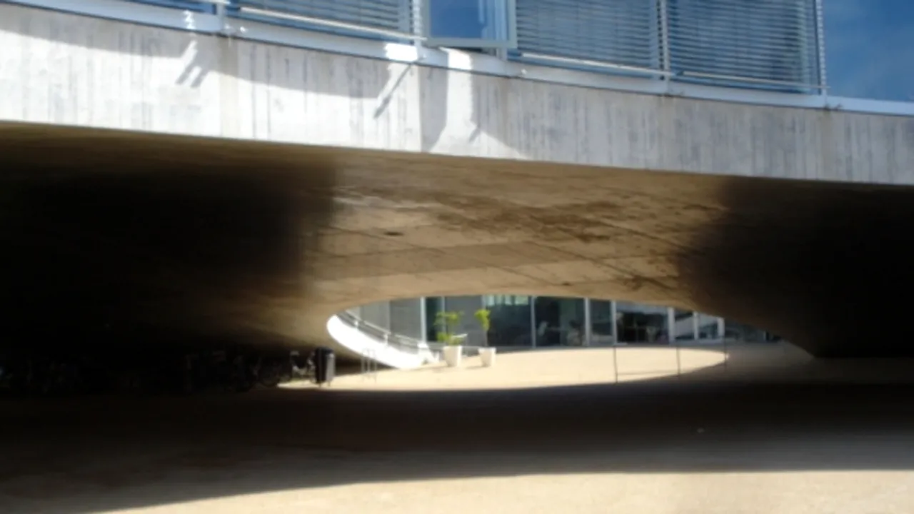 Una dintre cele mai mari colecţii ştiinţifice din Europa, în biblioteca Politehnicii din Lausanne - FOTO