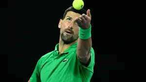 Novak Djokovic ajunge în semifinale la Australian Open, după retragerea lui Lorenzo Musetti