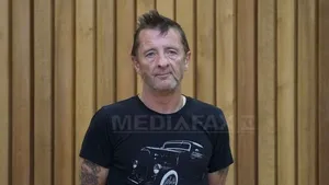 Phil Rudd, de la AC/DC, a fost condamnat la opt luni de arest la domiciliu