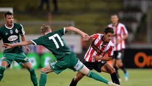 Dinamo a învins Sepsi Sfântu Gheorghe, scor 3-0, şi s-a apropiat la un punct de zona play-off-ului