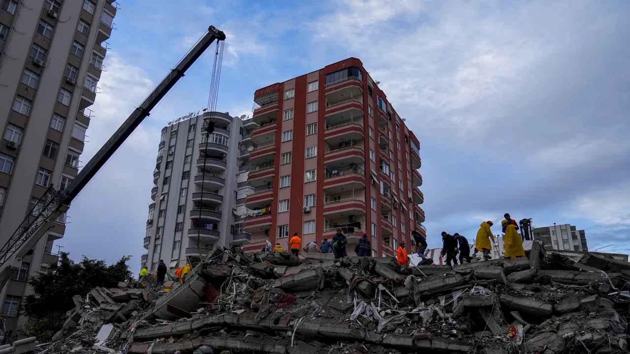 Bilanţul cutremurelor din Turcia şi Siria a depăşit 3.700 de morţi 