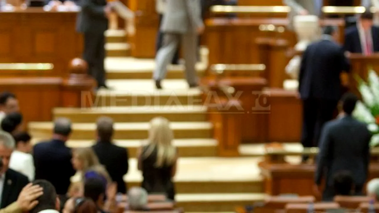 Componenţa Comisiei pentru Statutul parlamentarilor, mărită de la 8 la 9. Din aceasta face parte şi Marton Arpad