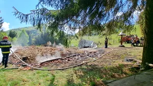 O biserică din judeţul Alba s-a făcut scrum în ziua de Paşti. A ars în totalitate