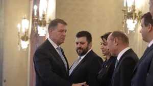 Klaus Iohannis susţine că i-ar fi plăcut ca grupurile politice din opoziţie să discute între ele