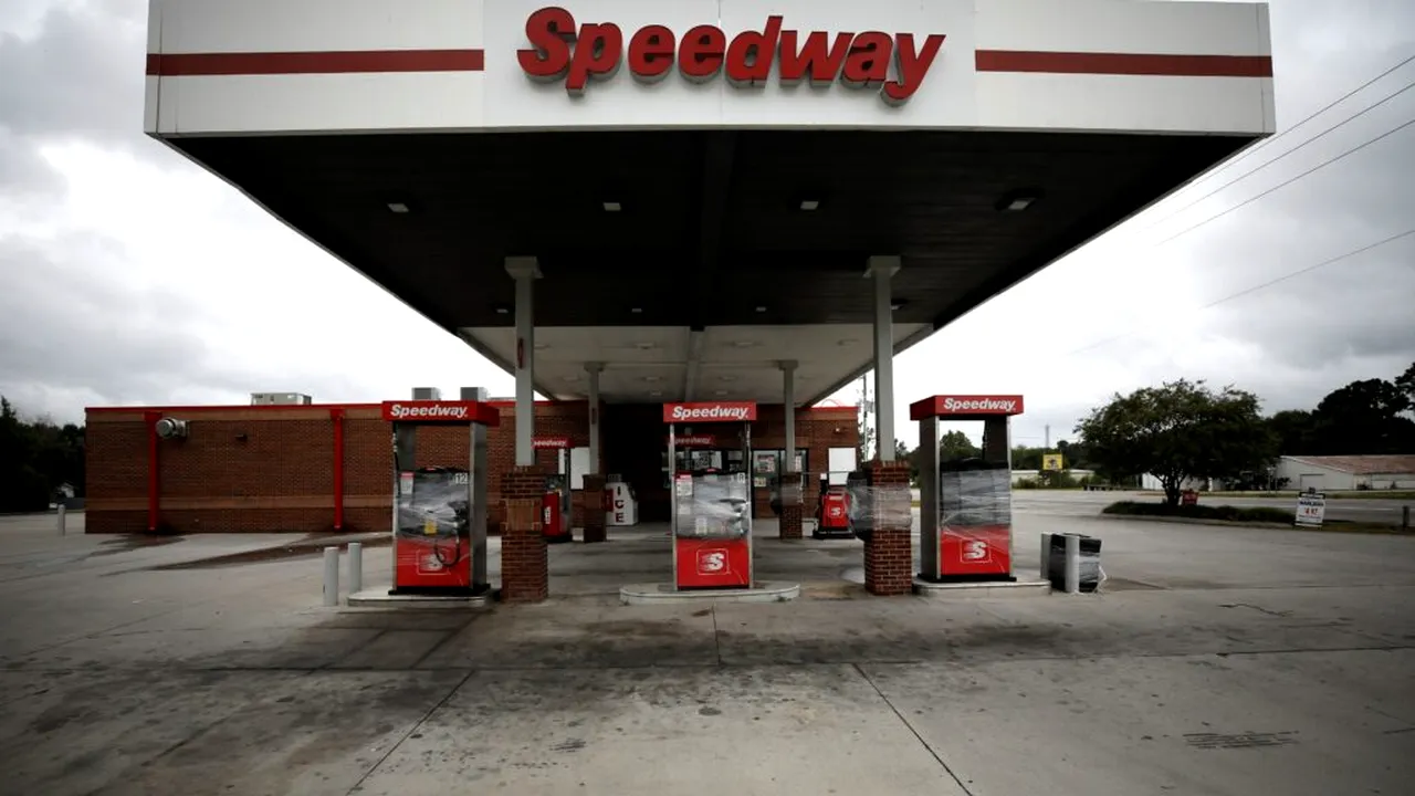 Prețul benzinei rămâne foarte ridicat în SUA. De ce șoferii americani nu scapă prea curând de scumpiri