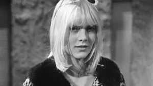 Sylvie Vartan şi-a anunţat retragerea de pe scenă: am trăit o viaţă intensă şi două mari iubiri
