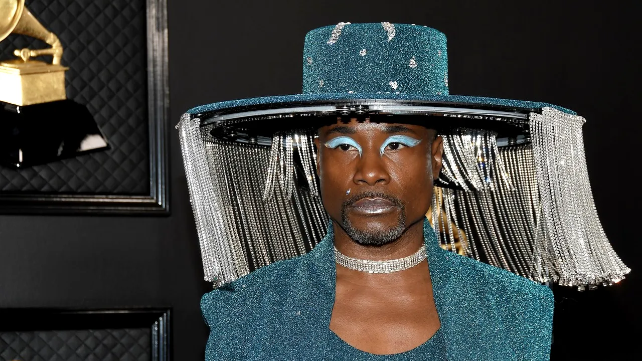 FOTO. Vedetele care au dat greş cu vestimentaţia, la premiile Grammy 2020: „Cine-a îmbrăcat-o trebuie concediat imediat”