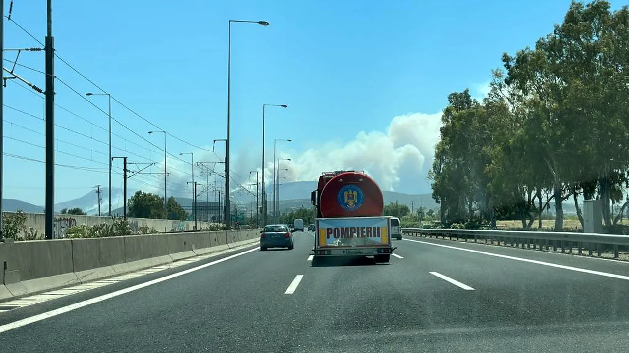 Prima intervenţie a pompierilor români în Grecia, în zona Kouvaras
